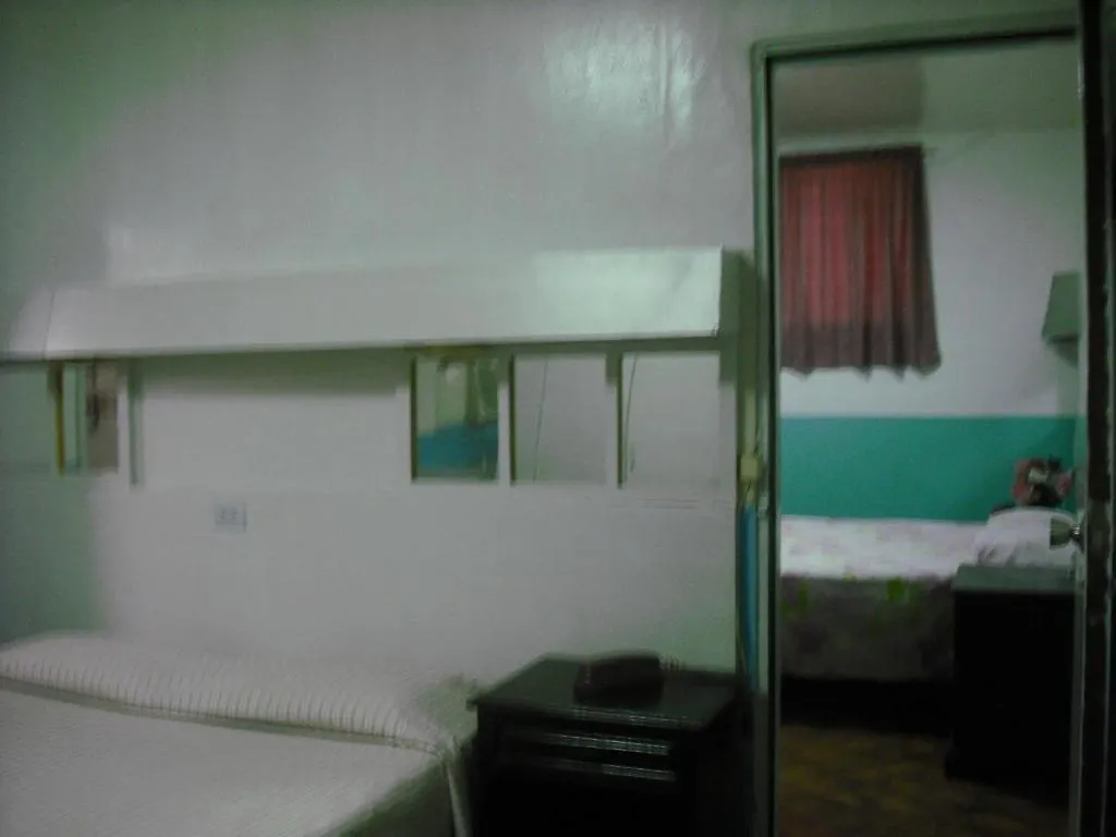 Bluefields Alpha Hotel Angeles 2*,  Philippines