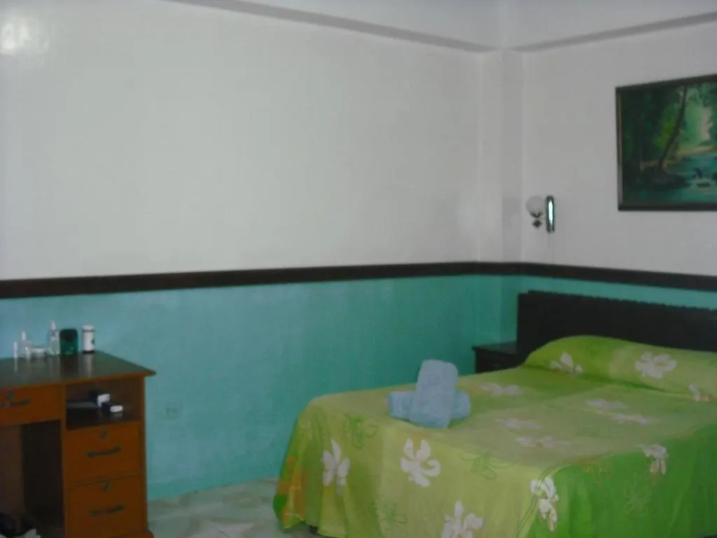 Bluefields Alpha Hotel Angeles 2*,  Philippines